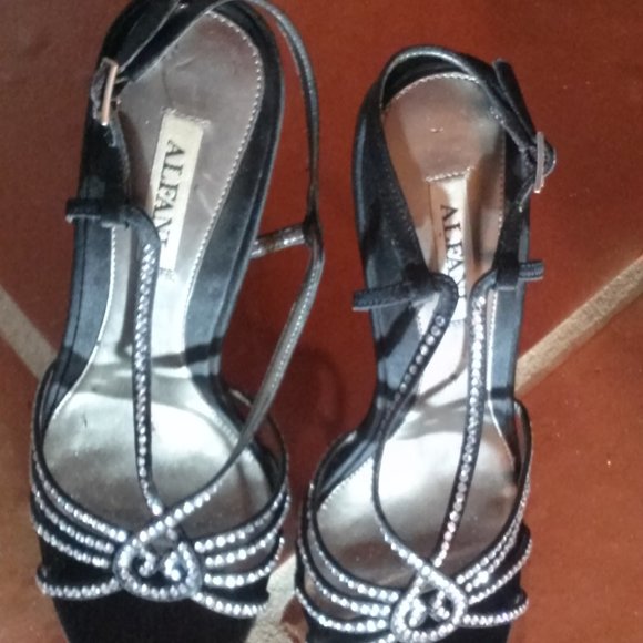 Shoes - Picture 3 of 4